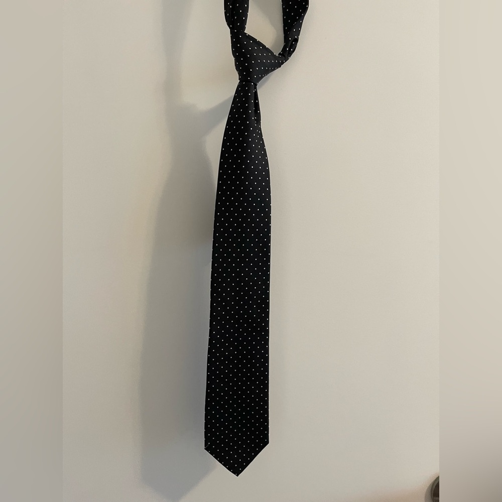 Hugo Boss Dotted Pattern Italian Silk Slim Tie